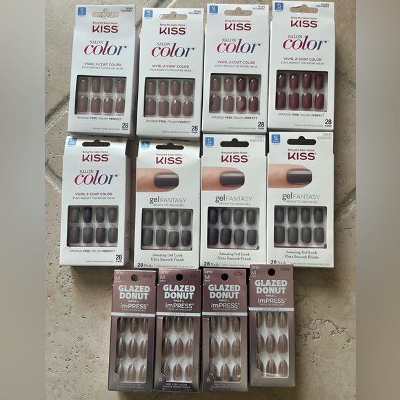 12 sets Kiss Salon Color and Gel Fantasy Impress Glazed Donut press-on nails - Picture 1 of 1